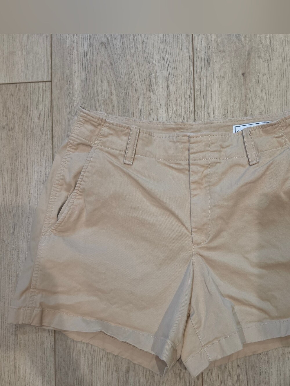 GAP Downtown Khaki Shorts Women's Size 6 Beige 4" Chino Casual Cotton Preppy